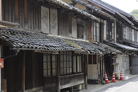 古い家 古い家