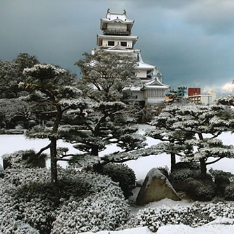 一席：雪の今治城