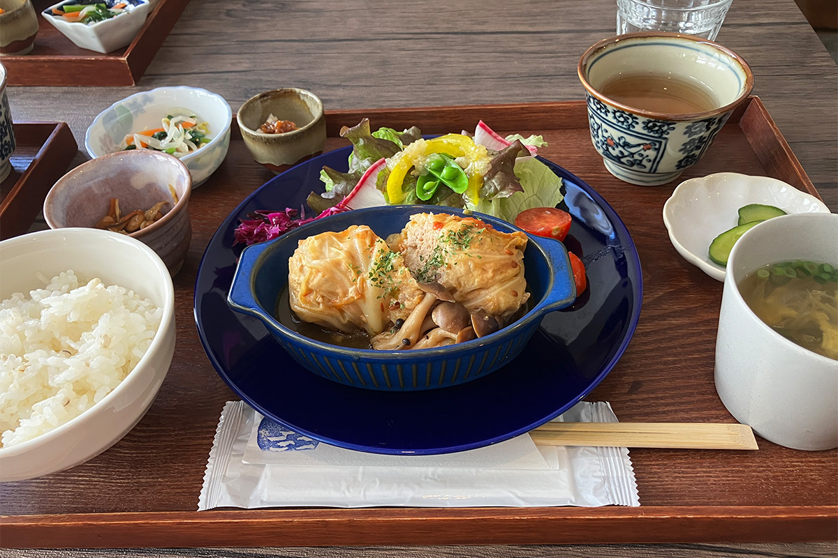 海と月